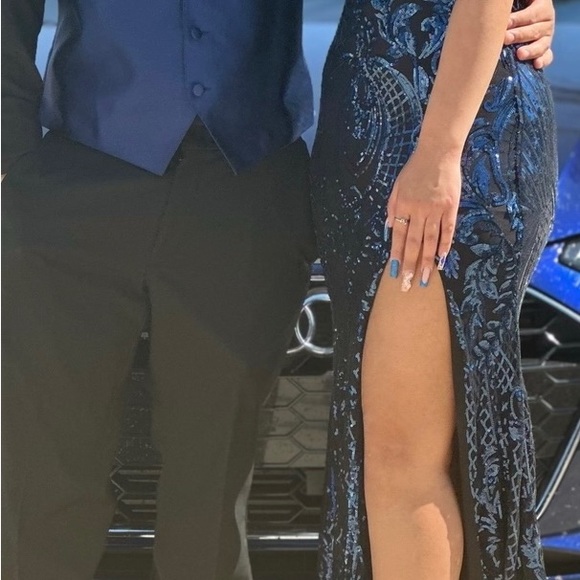 Rowena Sequin Mermaid Dress size Medium elegant & beautiful only worn once. - Picture 4 of 5